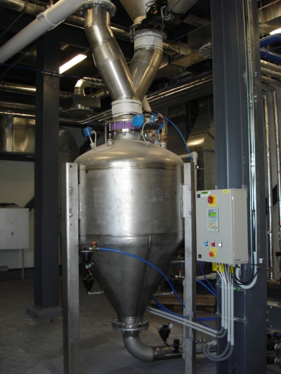 Pneumatic conveying